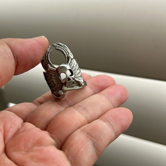 🖤Skull 💀 & Wing 🪽 Stainless Steel ring - Picture 17 of 17
